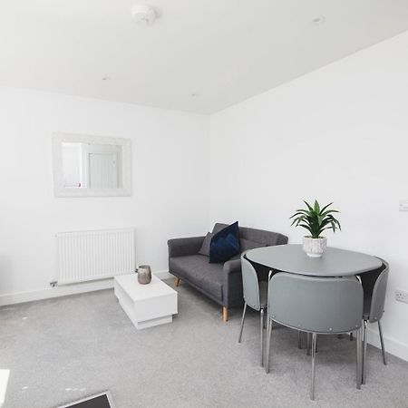 New 2Bd Pontac Flat In The Heart Of Didcot Vila Exterior foto